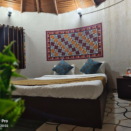 Modhera Sunrise Resort - Tents Bhungas Jungle Restaurants & Candlelight Dining Kalri 외부 사진