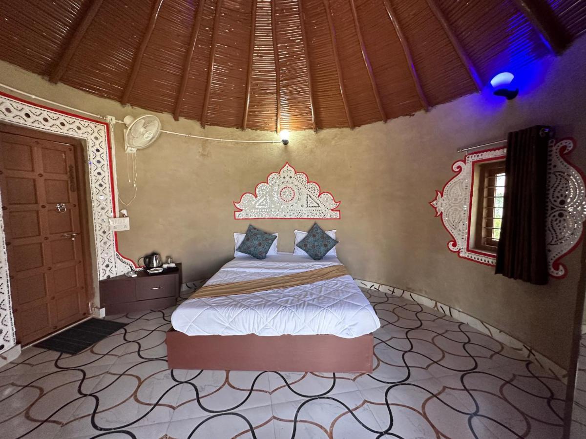 Modhera Sunrise Resort - Tents Bhungas Jungle Restaurants & Candlelight Dining Kalri 외부 사진