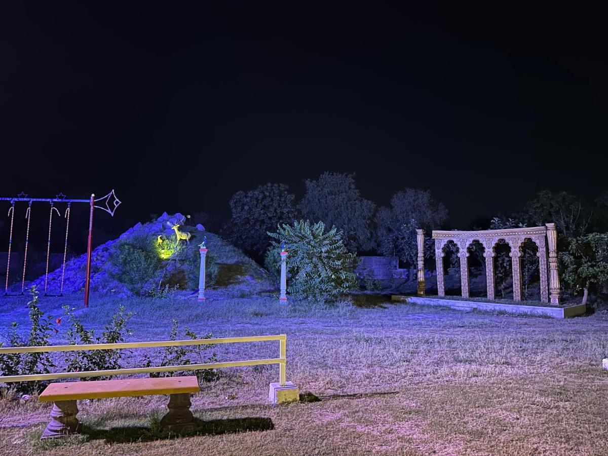 Modhera Sunrise Resort - Tents Bhungas Jungle Restaurants & Candlelight Dining Kalri 외부 사진