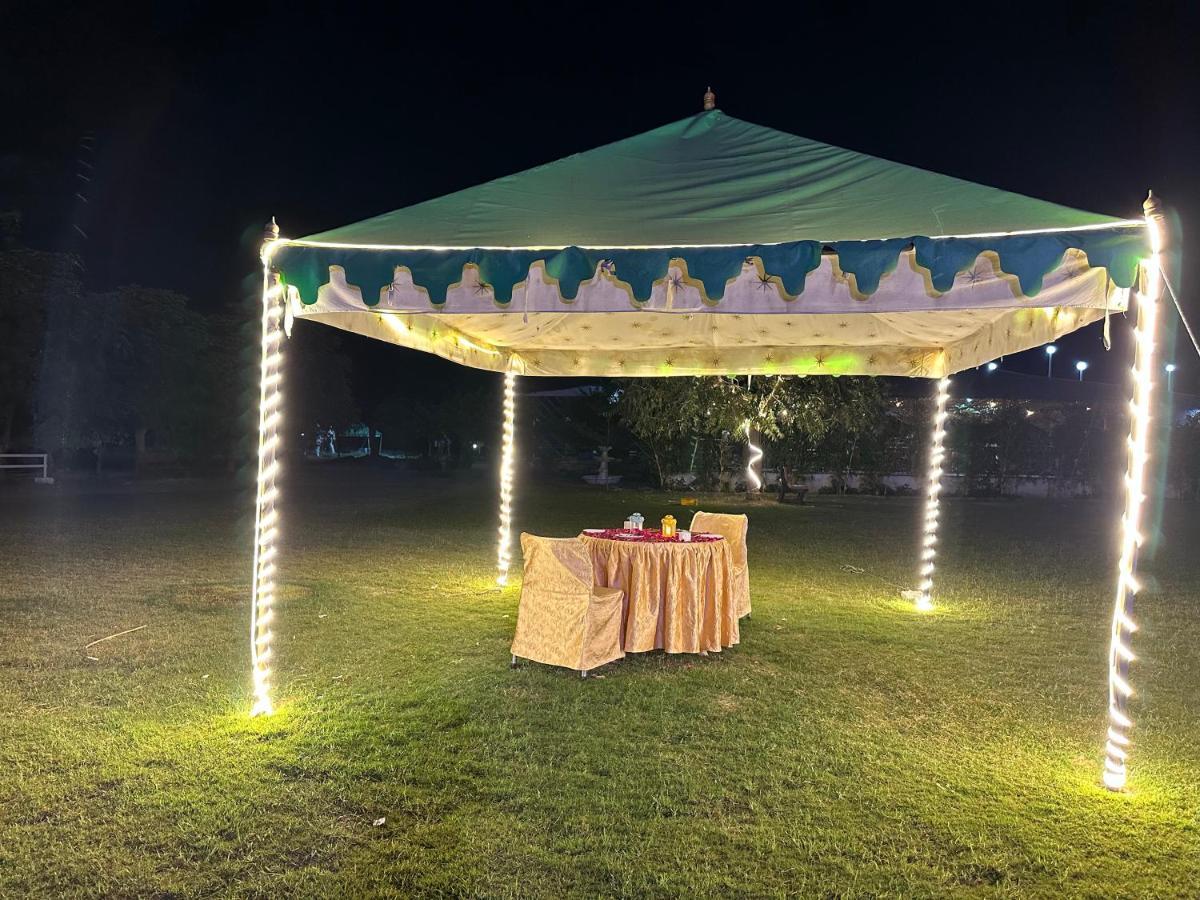 Modhera Sunrise Resort - Tents Bhungas Jungle Restaurants & Candlelight Dining Kalri 외부 사진