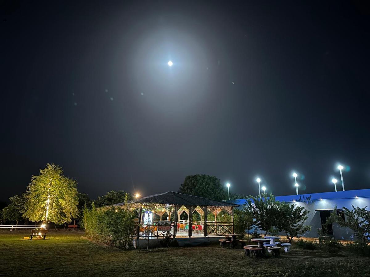 Modhera Sunrise Resort - Tents Bhungas Jungle Restaurants & Candlelight Dining Kalri 외부 사진