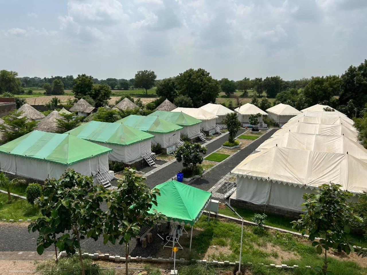 Modhera Sunrise Resort - Tents Bhungas Jungle Restaurants & Candlelight Dining Kalri 외부 사진