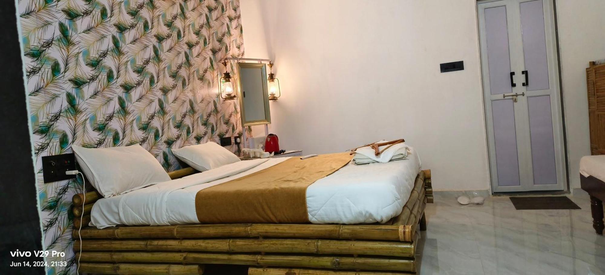 Modhera Sunrise Resort - Tents Bhungas Jungle Restaurants & Candlelight Dining Kalri 외부 사진