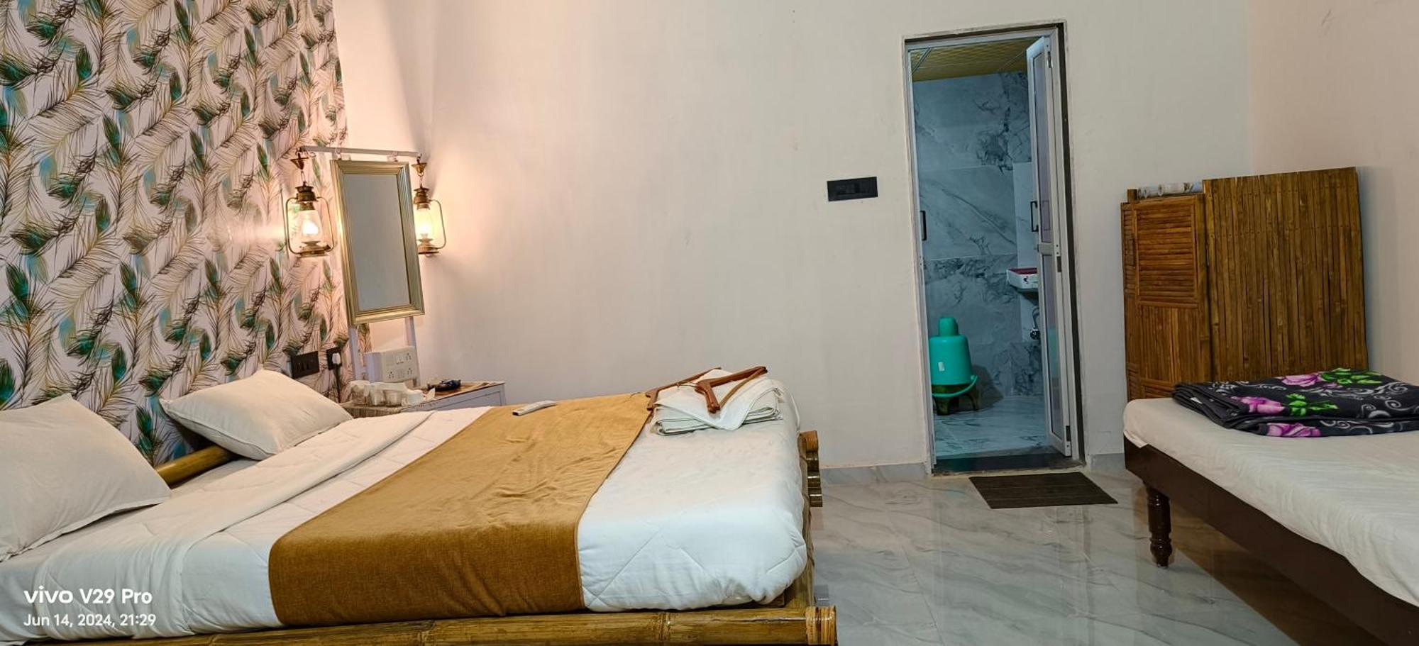 Modhera Sunrise Resort - Tents Bhungas Jungle Restaurants & Candlelight Dining Kalri 외부 사진
