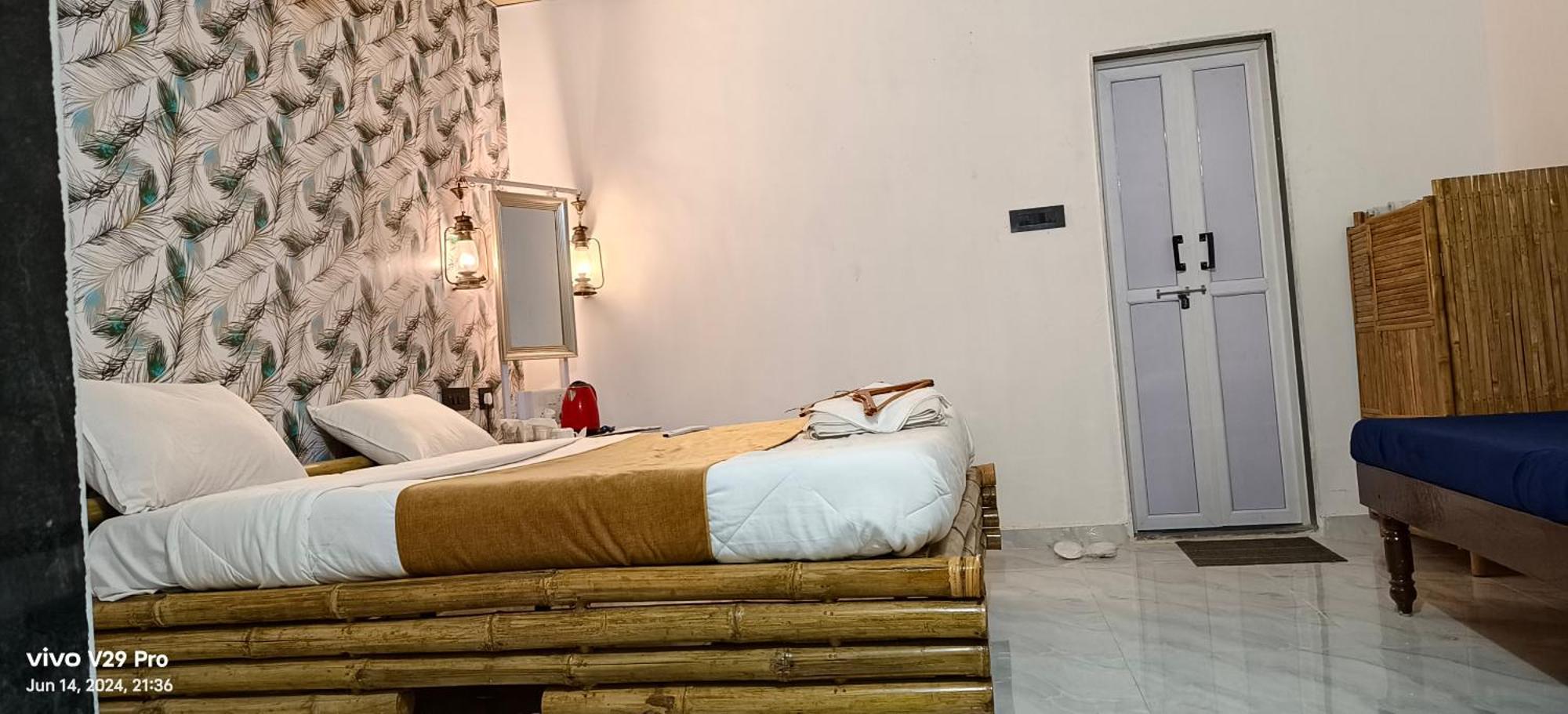 Modhera Sunrise Resort - Tents Bhungas Jungle Restaurants & Candlelight Dining Kalri 외부 사진