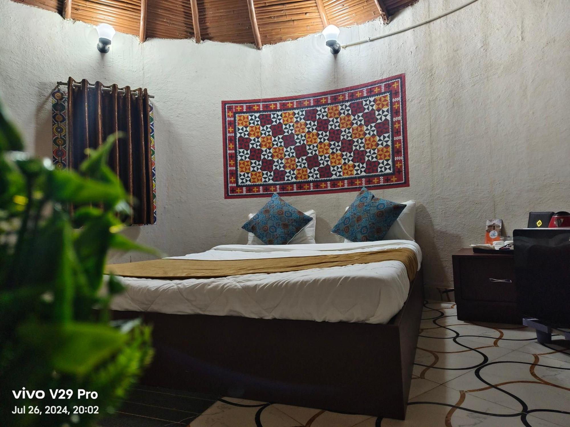 Modhera Sunrise Resort - Tents Bhungas Jungle Restaurants & Candlelight Dining Kalri 외부 사진