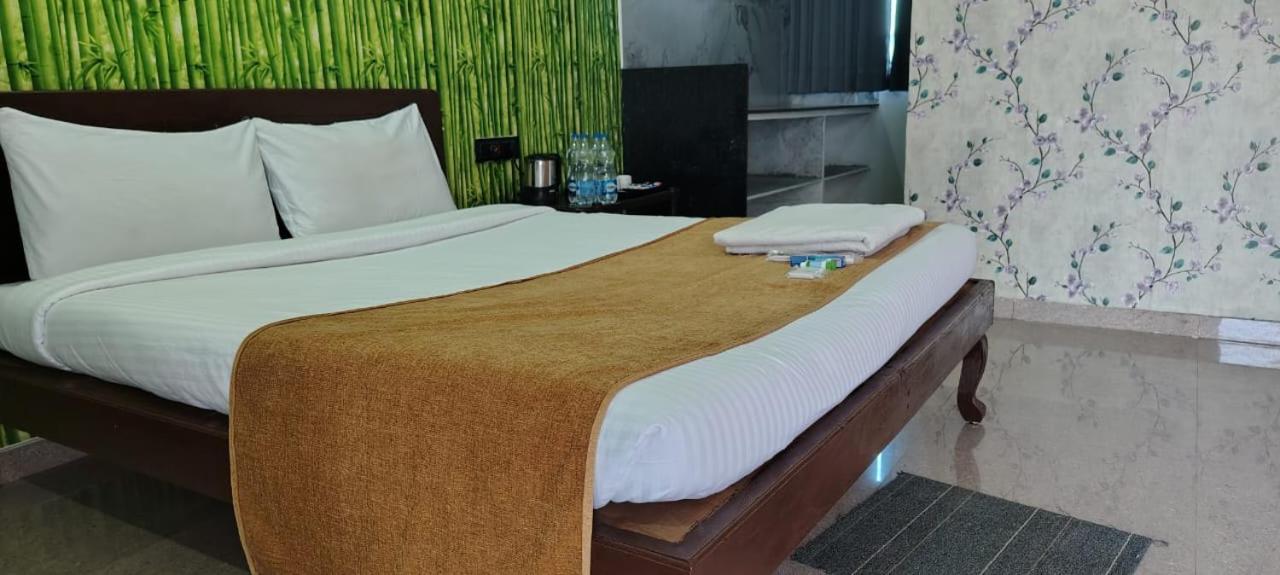 Modhera Sunrise Resort - Tents Bhungas Jungle Restaurants & Candlelight Dining Kalri 외부 사진